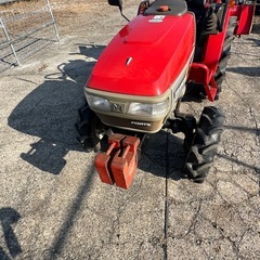 ヤンマートラクターの画像