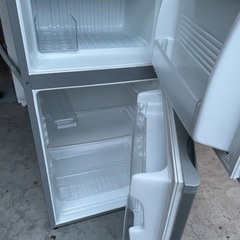 アクア　冷蔵庫　銀色の画像
