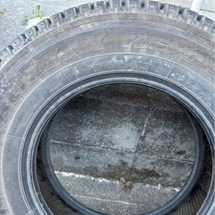 ブリヂストン　トラック　スタッドレスタイヤ　の画像