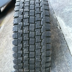 ブリヂストン　トラック　スタッドレスタイヤ　の画像