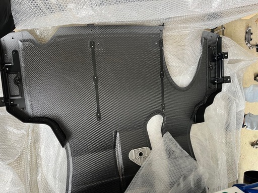 BNR34  ニスモ  リアディフューザー　748A0-RHR40 新品
未使用