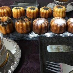 ミニダイニングテーブルとベンチ二脚セットの画像