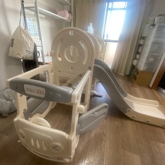 バスすべり台ブランコの画像