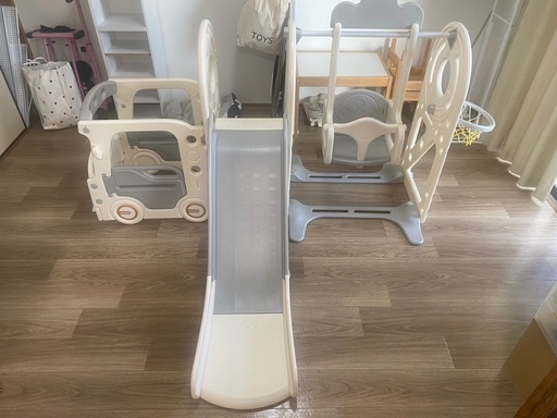 バスすべり台ブランコ