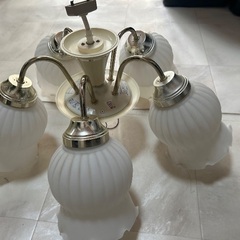 シャンデリア照明