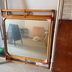 大きい鏡の画像