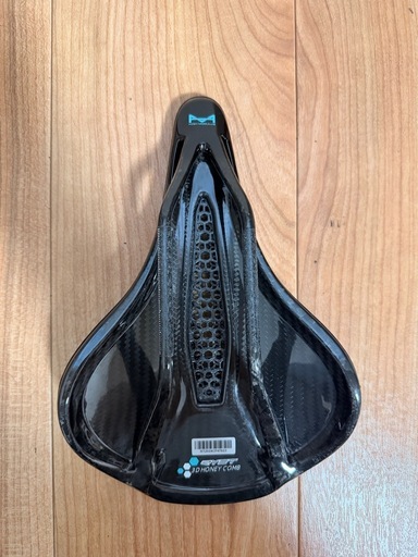 RYET カーボン 3D プリントサドル 215g