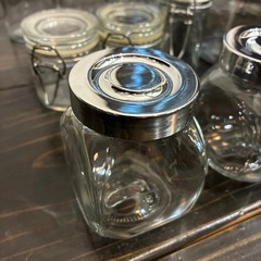 IKEAの小瓶などの画像