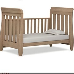 ベビーベッドの画像