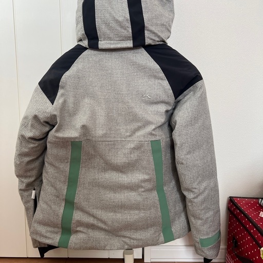 新品　kjus ウェア　レディースモデル