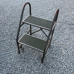 複数購入で割引　踏み台　イトーキ　2段