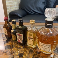 ウイスキーボトル5本セットの画像