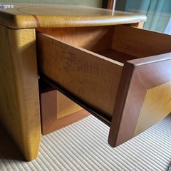 アンティークチェストの画像