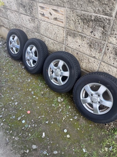 商談中  12インチ ホイール付きスタッドレスタイヤ 4本