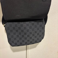 ジョーダン モノグラム クロスボディ バッグの画像