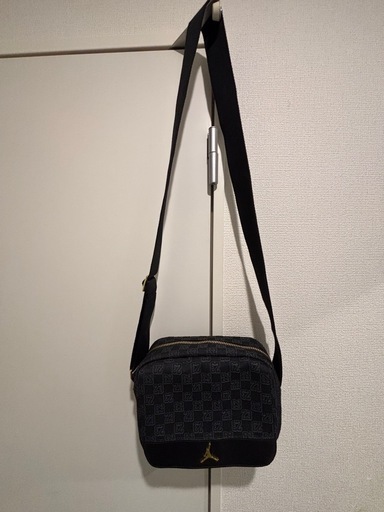 ジョーダン モノグラム クロスボディ バッグ