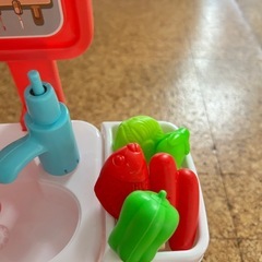 ミニおままごとセット　キッチン、野菜、フライパン等の画像