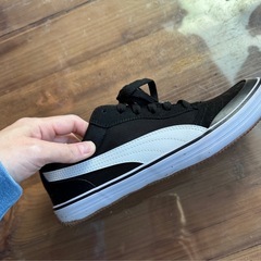 PUMA スニーカーの画像