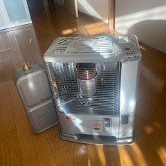 ニッセイ（NiSSei）製の反射式石油ストーブの画像