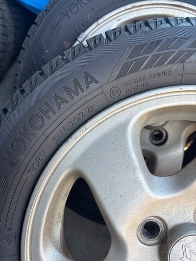 ヨコハマ　2022年スタッドレス 
155/65R14 14インチ ダイハツ純正アルミホイール　ダイハツ ムーヴに装着 