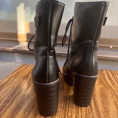 女性用ブーツの画像