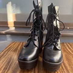 女性用ブーツの画像