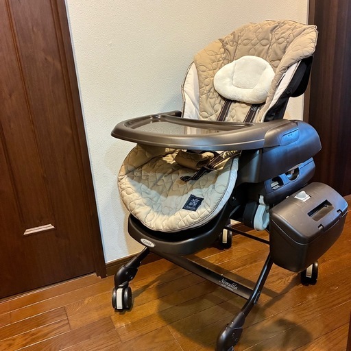 Combi ネムリラ オートスイング ハイローチェア