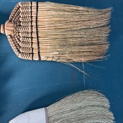 清掃　ほうき　中古品　１本100円の画像