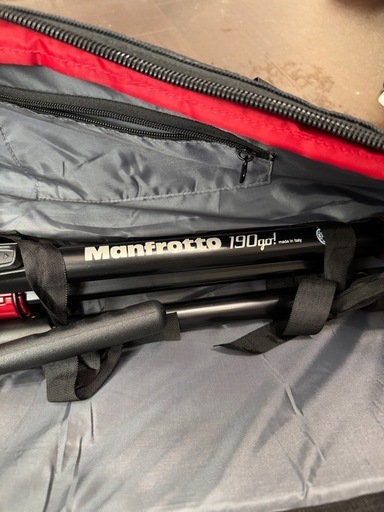 値下げ！雲台とケース付き！カメラ三脚　Manfrotto マンフロット 190go! M-lock アルミニウム三脚4段 MT190G