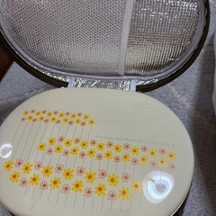 お弁当箱の画像