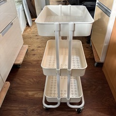 本日入荷👀✨️3段ラックキャスター付き🛞ホワイト‎🤍収納棚❣️ワゴン3段物置の画像