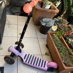 【無料】三輪キックボードの画像