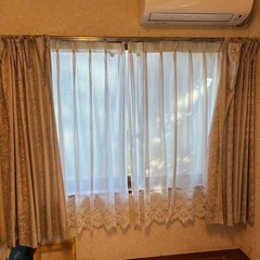長さ(丈)144センチ　ピンクカーテンと白レースカーテンのセットの画像
