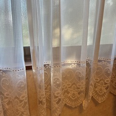 長さ(丈)144センチ　ピンクカーテンと白レースカーテンのセットの画像