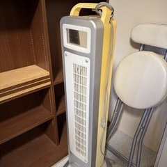 【無料】　セミダブルマットレス＋ベットフレーム＋開閉式デスク+送風機など備品の画像