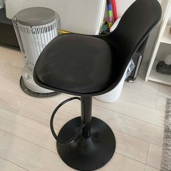カウンターチェアー 昇降式 の画像