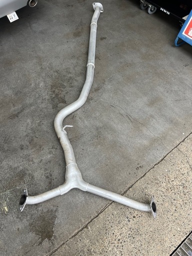 　ピッチ変換スペーサー　ＢＭＷ⇒５Ｈ １１４．３ Ｍ１２ Ｐ１．５ PCD変換スペーサー 5穴から4穴への変換 M12×P=1.5 厚み27ミリ シルバー