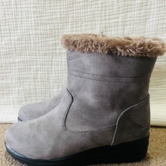 新品　撥水　裏ボア　軽くて温かいブーツ　未使用　23.5cmの画像