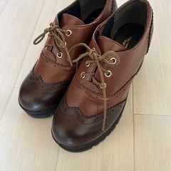 美品❣️ウィングチップコンフォートシューズ　レディースの画像