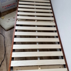 無料　ニトリ　セミシングルベッド　フレームとマットレスと掛け布団の画像