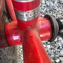 16インチ自転車（補助輪・ヘルメット付き）の画像