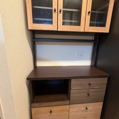 マナベインテリアハーツ食器棚の画像