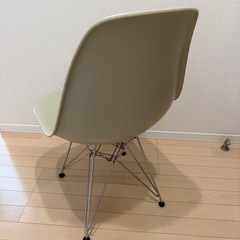 シェルチェア メタル脚の画像