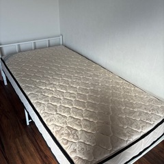 シングルベッド
の画像