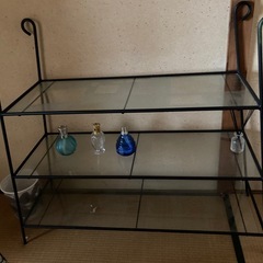 ガラス棚の画像