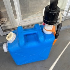 石油タンク、ポンプの画像