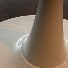 チューリップテーブル　ホワイトの画像