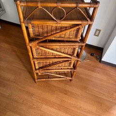 籐のチェスト4段の画像