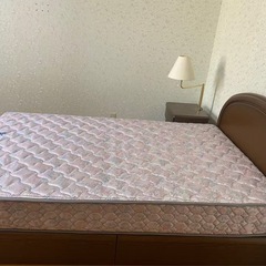 セミダブルのベッドの画像