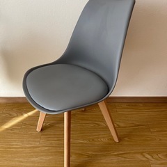 北欧風ダイニングチェアの画像